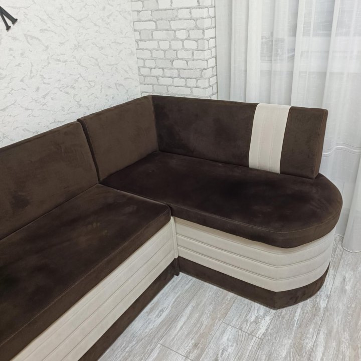 Диван кухонный