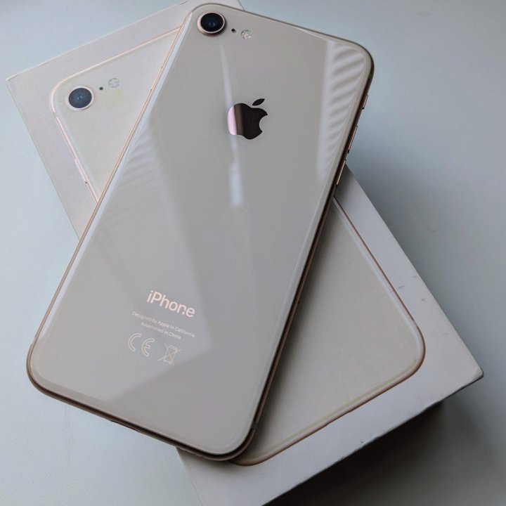 Смартфон Apple iPhone 8 64GB