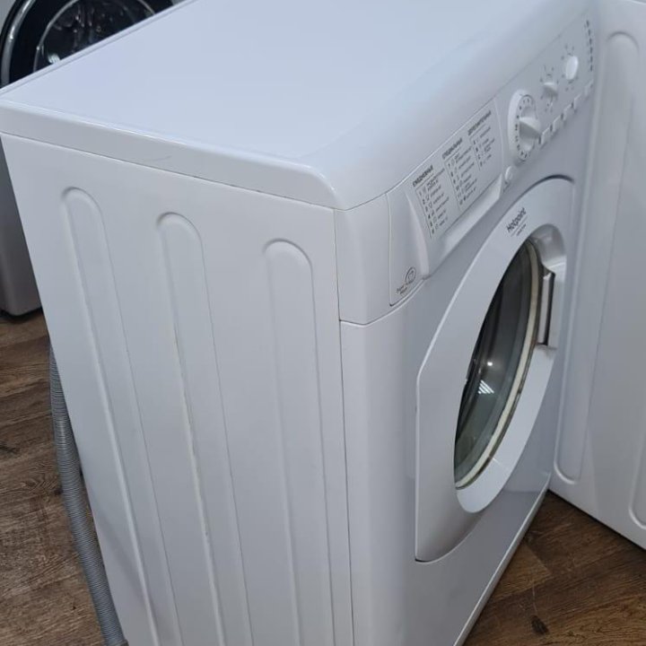 Стиральная машина Hotpoint ARSL 103