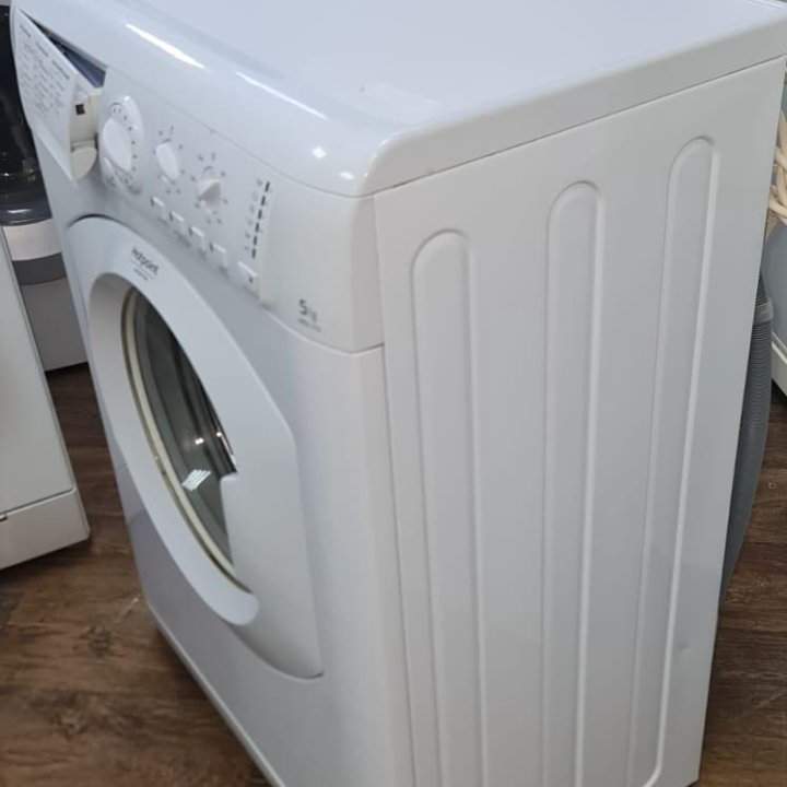 Стиральная машина Hotpoint ARSL 103