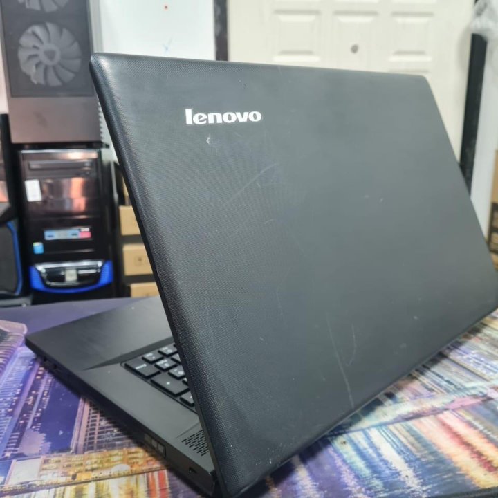 Lenovo i7-4702mq 8gb 1000gb GT920m 2gb 17.3