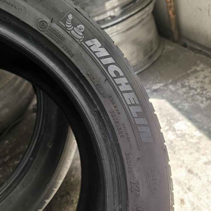 225/50/18 Michelin