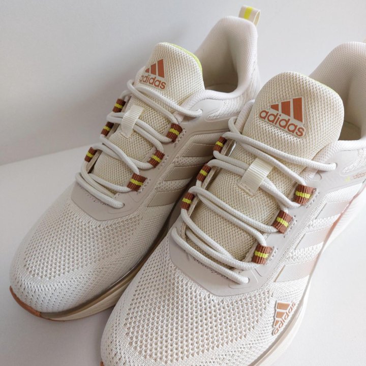 Кроссовки ADIDAS бежевые спортивные лёгкие