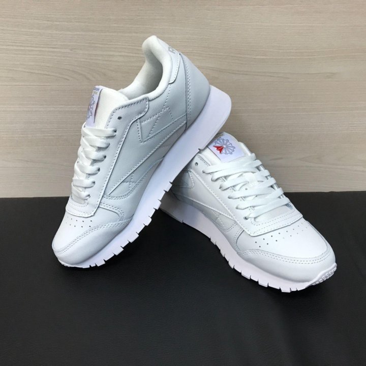 Кроссовки Reebok Classic белые женские