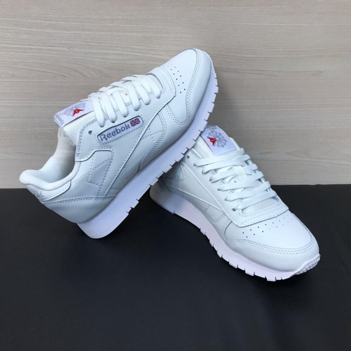 Кроссовки Reebok Classic белые женские