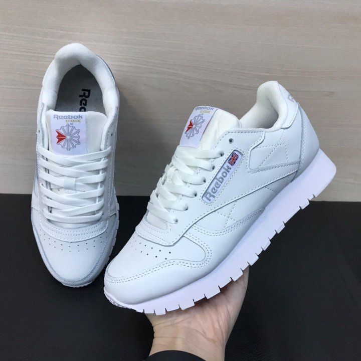 Кроссовки Reebok Classic белые женские