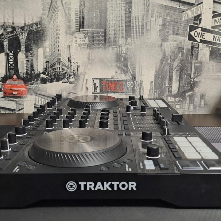 Dj-контроллер Native Instruments Traktor s4 mk3