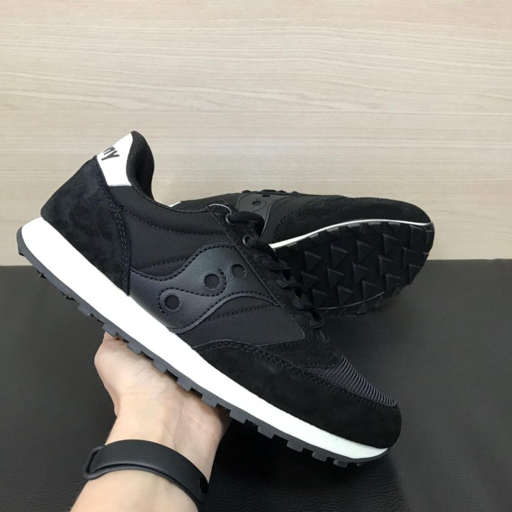 Кроссовки Saucony Shadow мужские черные