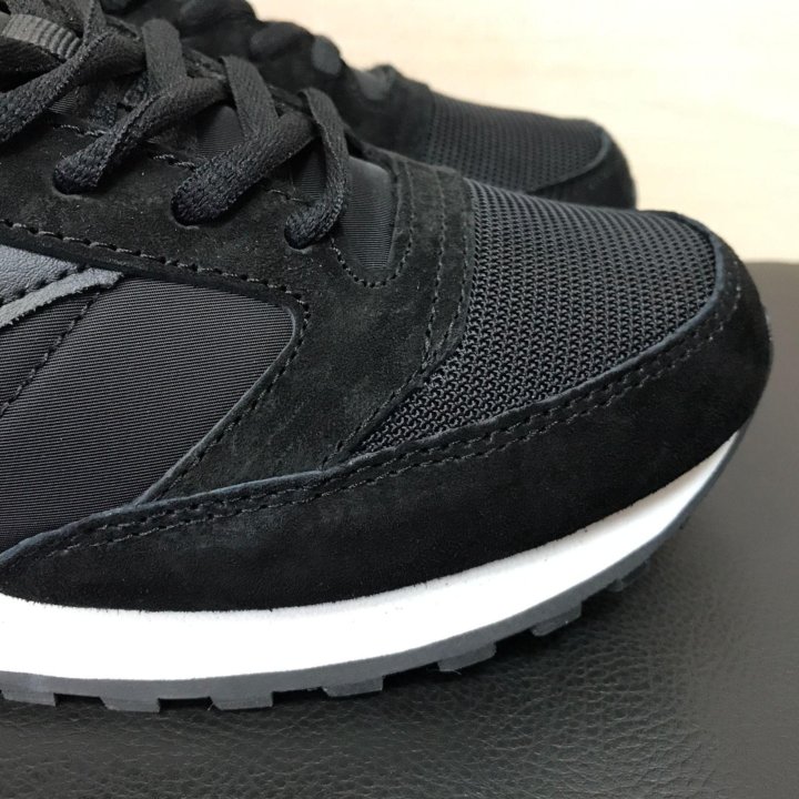 Кроссовки Saucony Shadow мужские черные