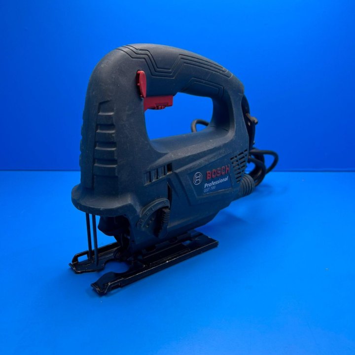 Лобзик Bosch GST 700