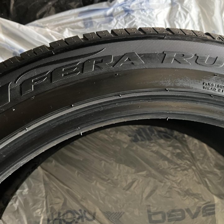 Roadstone N'Fera RU5 255/45 R20