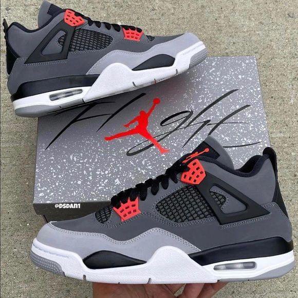 Air Jordan 4