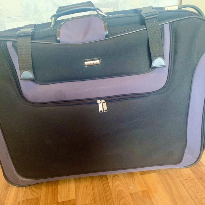 Чемодан большой