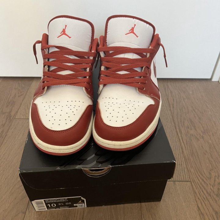 Air Jordan 1 low dune red 44 размер