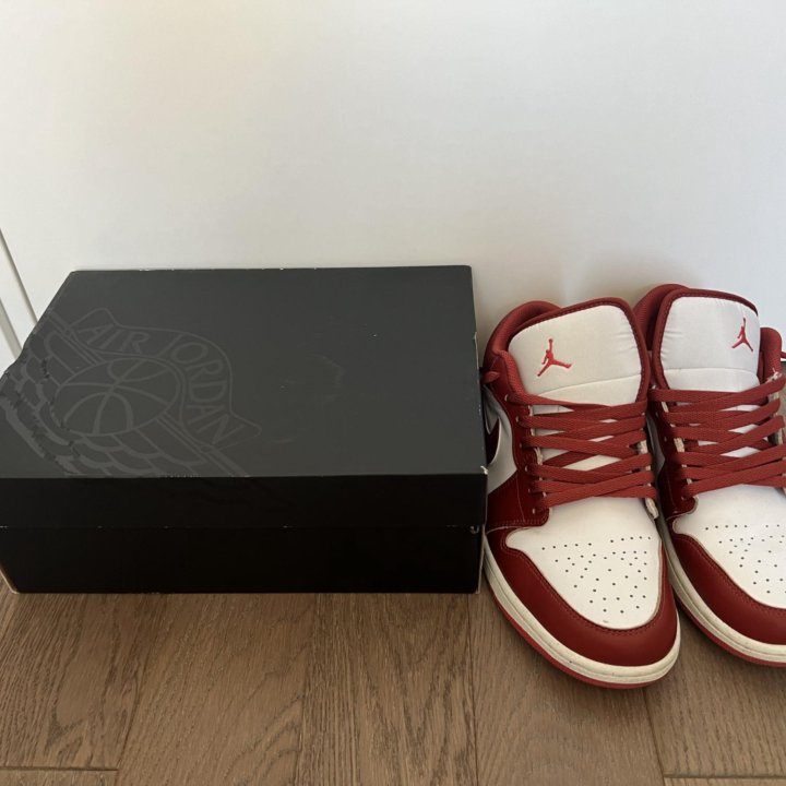 Air Jordan 1 low dune red 44 размер