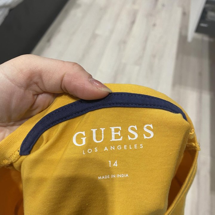 Футболка женская Guess