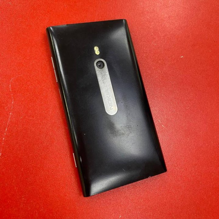 Мобильный телефон Nokia Lumia 800