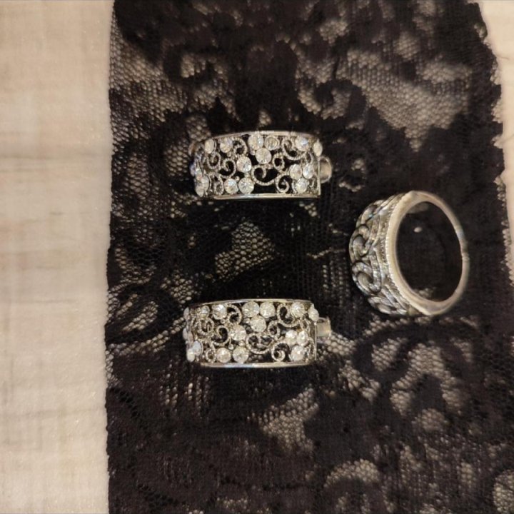 Комплект: кольцо и серьги