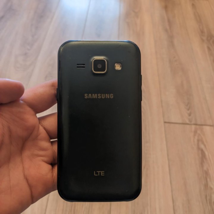 Galaxy J1 LTE