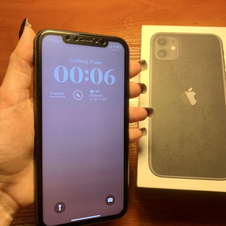 iPhone 11 black