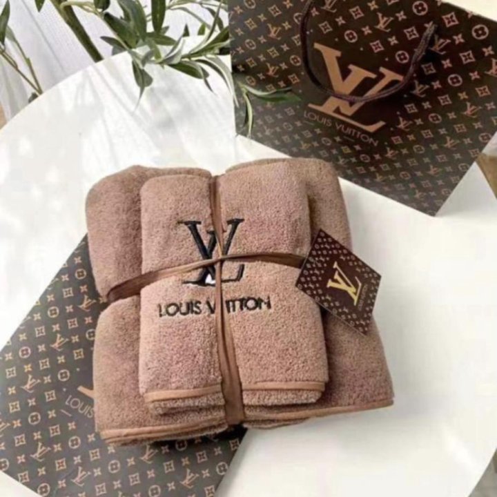 Полотенца Louis Vuitton