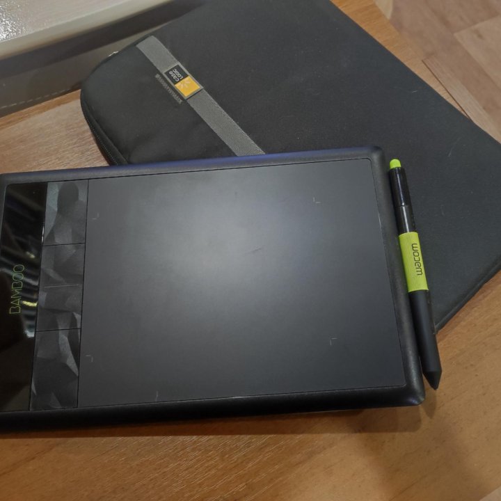 Графический планшет Wacom Bamboo.