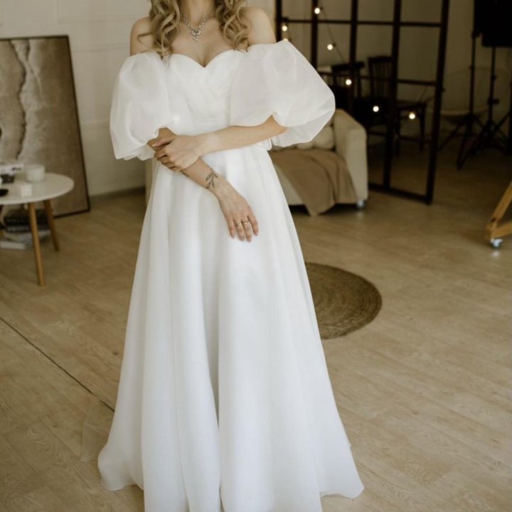 Свадебное платье