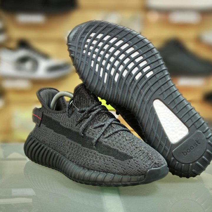 Кроссовки Adidas Yeezy boost 350