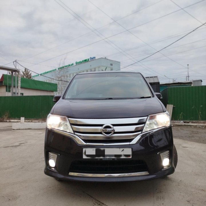 Nissan Serena, 2012