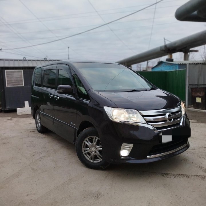 Nissan Serena, 2012