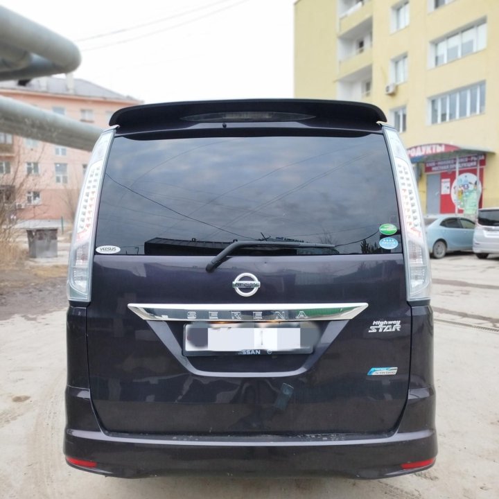 Nissan Serena, 2012