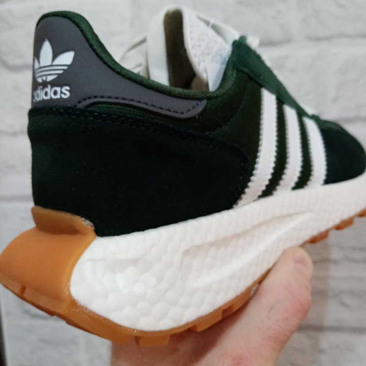 Кроссовки Adidas