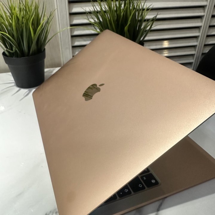 Apple MacBook Air 13 2020 M1 8/256Gb Gold