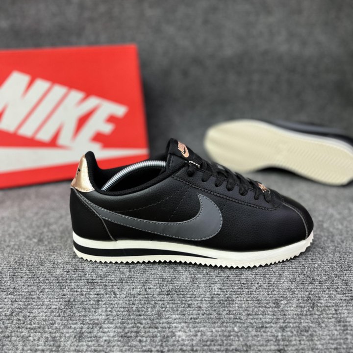 Кроссовки Nike Cortez