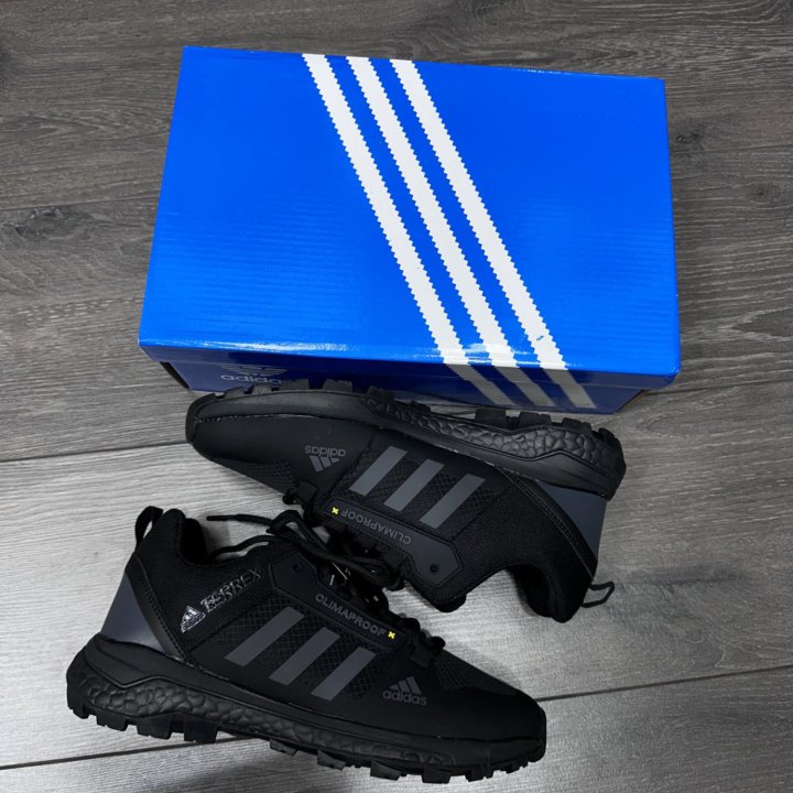 Кроссовки Adidas