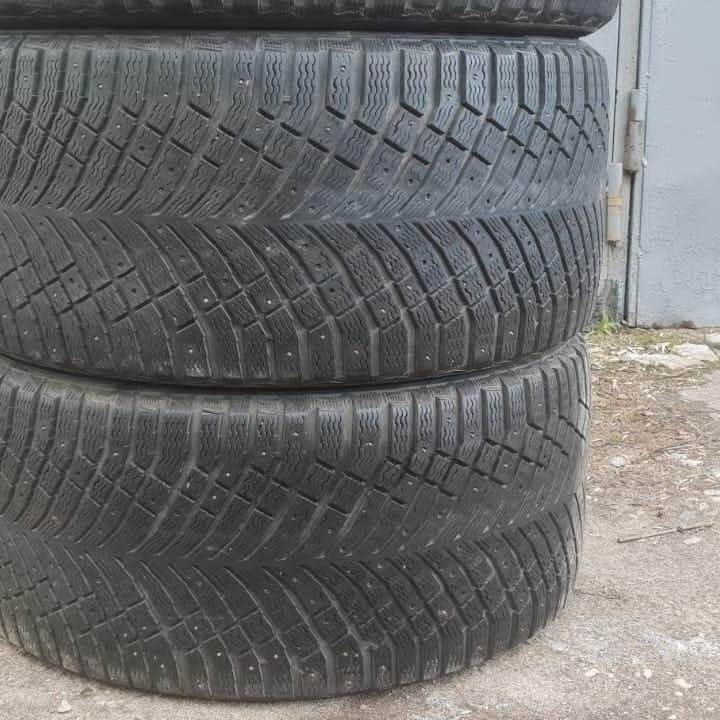 Michelin X-Ice North 4 275/40/21 и 305/35/21