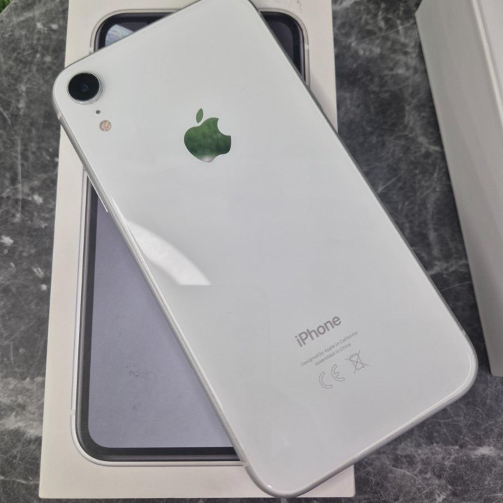 iPhone XR 128Gb с комплектом (магазин)