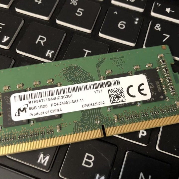 DDR 4 / 8 GB / 2400