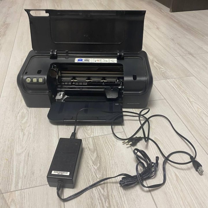 Принтер HP Deskjet D2460