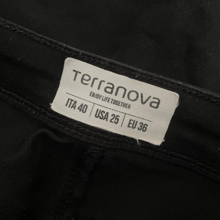 Джинсы Terranova