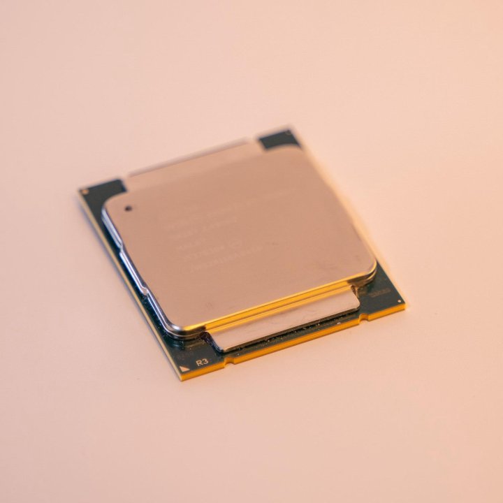 Процессор Intel Xeon E5260v3