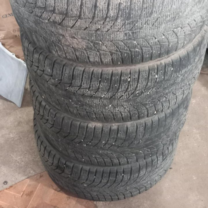 Triangle Snowlink TWT02 225/45 R17