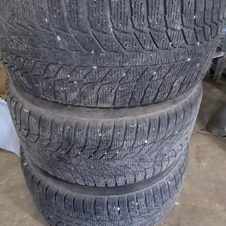 Triangle Snowlink TWT02 225/45 R17