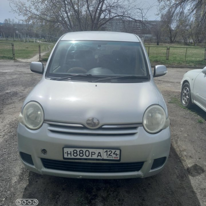 Toyota Sienta, 2007