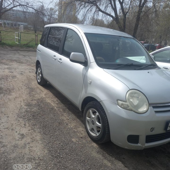 Toyota Sienta, 2007