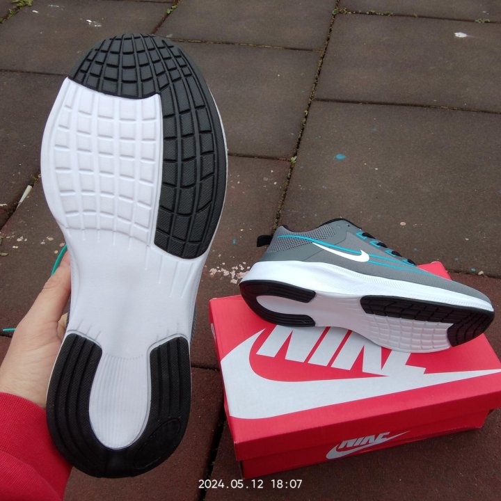 Кроссовки Nike air zoom