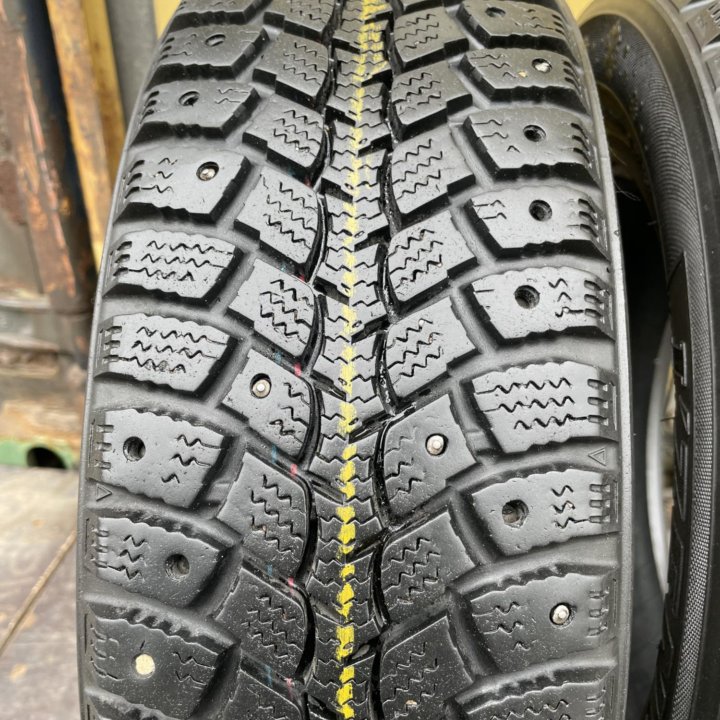 Kumho I*zenWis KW19 165/65 R14 2шт