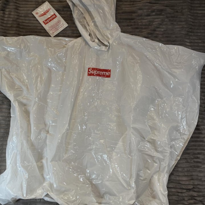 Supreme SS20 Poncho Box Logo