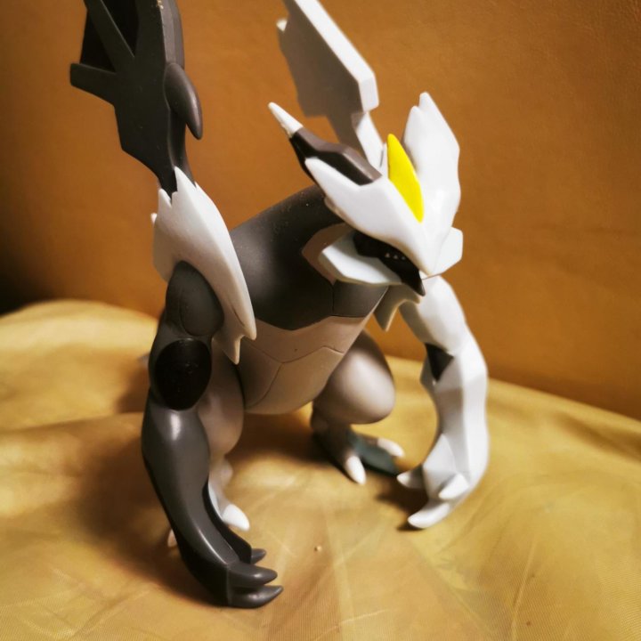 Фигурка ПОКЕМОН KYUREM Black White Legendary