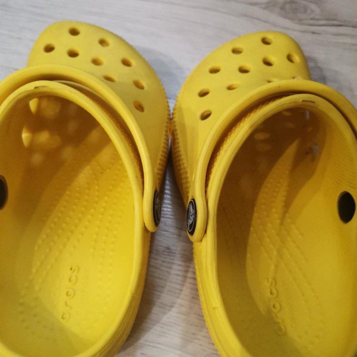 Crocs 11c